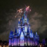 Lucas Burgatti Instagram - Magic Kingdom foi o ápice da emoção pra mim e minha família 🫶🏻🥹 Sem palavras pra descrever a felicidade que estou sentindo 🎢🇺🇸❤️ @meu.sonho.magico Magic Kingdom, Disney