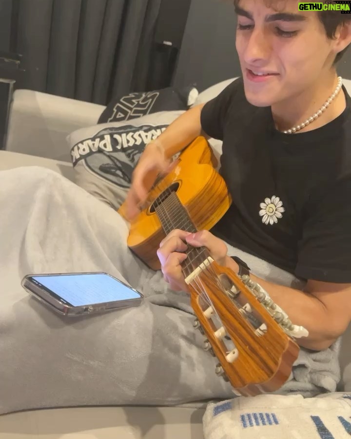 Lucas Burgatti Instagram - Achados no celular 📲