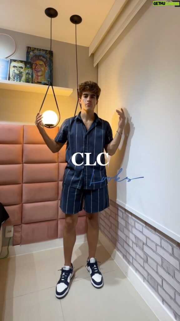 Lucas Burgatti Instagram - Mais uma vez a @clc_colcci está comigo e pensa na felicidade do garoto de ter looks novos e sensacionais. Entra no site e da uma olhada em tudo de incrível que tem da CLC 🫶🏻🔥😮‍💨 #clc #publi