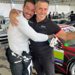 Lucas Lucco Instagram – Tá acontecendo heinnnnnnnn!!! 
Muito agradecido a todos os envolvidos e as marcas que estão comigo nesse divertido desafio: 

@topwayfit 
@extrapower 
@300franchising 
@lantexdobrasil 
@forjandoresultados 
@agencia.tittanium 
@sparcobrasil Autódromo Internacional Ayrton Senna (Goiânia)