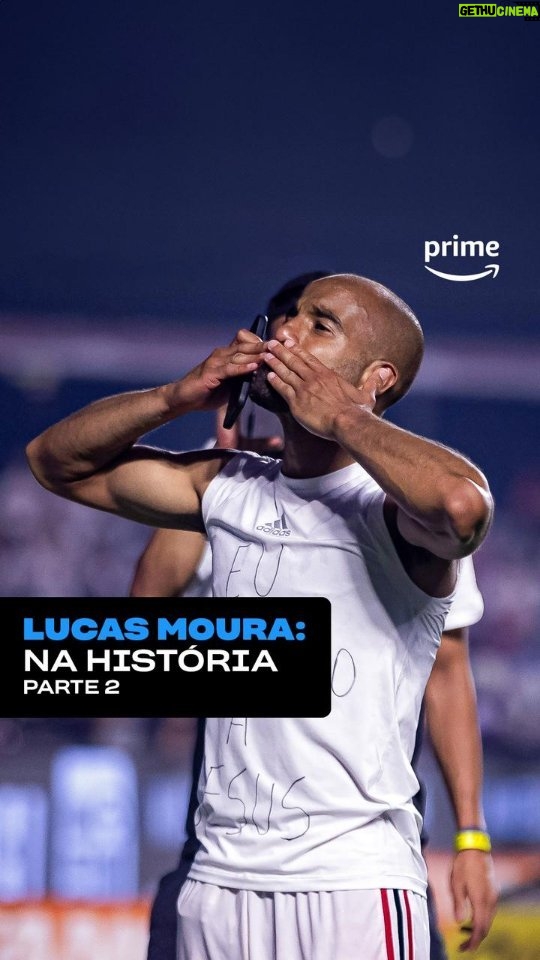 Lucas Moura Instagram - Eu sei, eu sei... Vocês estavam ansiosos para ver a parte 2 do doc #LucasMouraNaHistória, mas A ESPERA ACABOU! 💥💥💥 A segunda parte do documentário que conta os bastidores da trajetória de um dos nomes mais icônicos do Tricolor estreia neste sábado, dia 07/10. ❤️🤍🖤 É EXCLUSIVO, no Youtube do Prime Video e no @primevideosportbr. #LucasMoura #SPFC #SãoPauloFC #AssistaNoPrime #PrimeVideo #CdB #CopaDoBrasil #Tricolor @lucasmoura7 @primevideosportbr 🎬: @4comm_bra 🎥: @posssa / @lucasribe_ / @yandgam