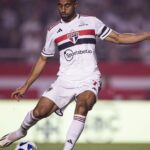 Lucas Moura Instagram - Grande vitória pra completar uma semana especial. Glória a DEUS! 🔴⚪️⚫️ #obrigadoJESUS #SãoPauloéSentimento Estádio do Morumbi