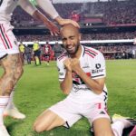 Lucas Moura Instagram - 🥺 Tinha que ser com você, @lucasmoura7! #RespondeAoCoração #MadeInCotia #VamosSãoPaulo 🇾🇪 Estádio Cícero Pompeu de Toledo