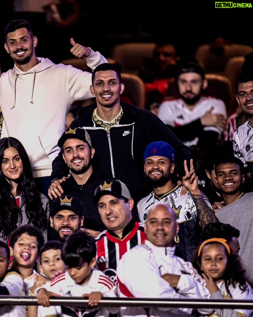 Lucas Moura Instagram - Um pouco mais sobre o nosso último domingo, com direito a comemoração de aniversário! 🥳 O @lucasmoura7, apoiador do projeto, presenteou nossas crianças com uma visita incrível ao Estádio do Morumbi. Uma delas, o Kawan, nunca tinha ido em um estádio, e graças a esse presente teve um aniversário em grande estilo, com toda a torcida cantando! Quer nos ajudar a transformar a história de mais crianças? Conheça e faça parte do projeto Play Higher. ⚽ @monteirofoto 📸 #playhigher #futebolcomproposito São Paulo, Brazil