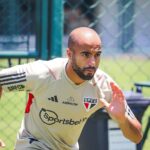 Lucas Moura Instagram - 🆕 @lucasmoura7, que se recupera de lesão muscular, foi ao gramado com a fisioterapia, além de realizar atividades no REFFIS Plus. #VamosSãoPaulo 🇾🇪 CT - Barra Funda (SPFC)