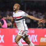 Lucas Moura Instagram - 🥺 @lucasmoura7: “É difícil encontrar palavras. Estou sonhando. Voltar para o clube que eu amo e viver um jogo como esse. A torcida merecia essa classificação”. #VamosSãoPaulo 🇾🇪 📸 Rubens Chiri e Nilton Fukuda / saopaulofc Estádio Cícero Pompeu de Toledo