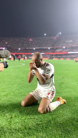 Lucas Moura Instagram - Só quem é MUITO São Paulo entende esse sentimento! 

#VamosSãoPaulo 🇾🇪