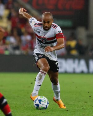 Lucas Moura Instagram - É o Lucas! 💥⚽️

Aniversário, Dia dos Pais e o primeiro gol dele em seu retorno ao Tricolor. E que golaço!

#VamosSãoPaulo 🇾🇪

📸 Rubens Chiri / São Paulo FC