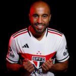 Lucas Moura Instagram - Lucas ❤️‍🔥 São Paulo Futebol Clube #RespondeAoCoração ❤️🤍🖤 #VamosSãoPaulo 🇾🇪 📸 Rubens Chiri / São Paulo FC