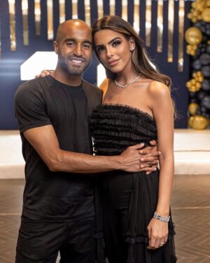 Lucas Moura Instagram - Minha parceira pra tudo! EU TE AMO! ❤️