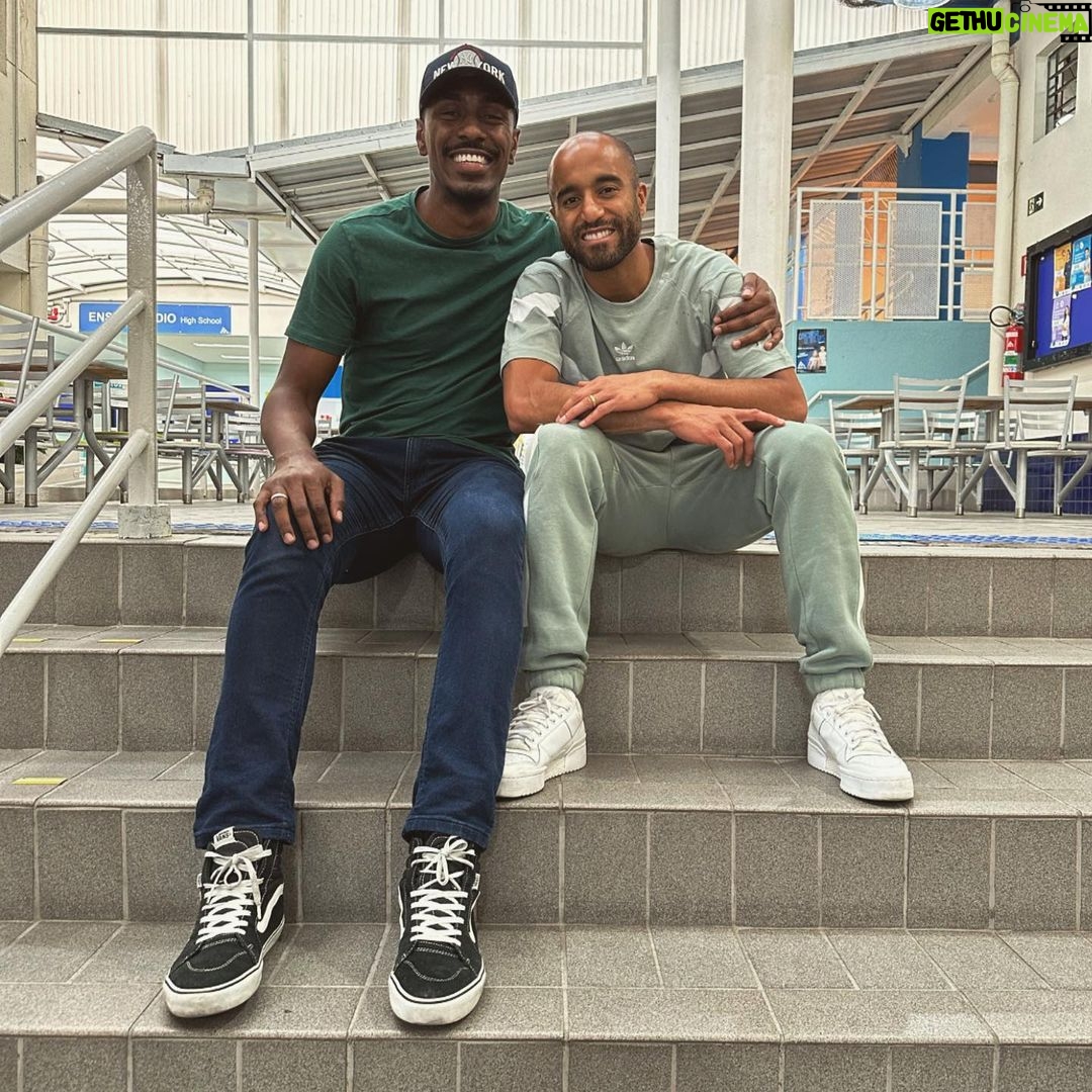 Lucas Moura Instagram - DEUS não une pessoas, une propósitos! Que satisfação te conhecer meu irmão. Você é bênção! Que JESUS continue te usando por onde você passar. #realidade #JESUSémaravilhoso