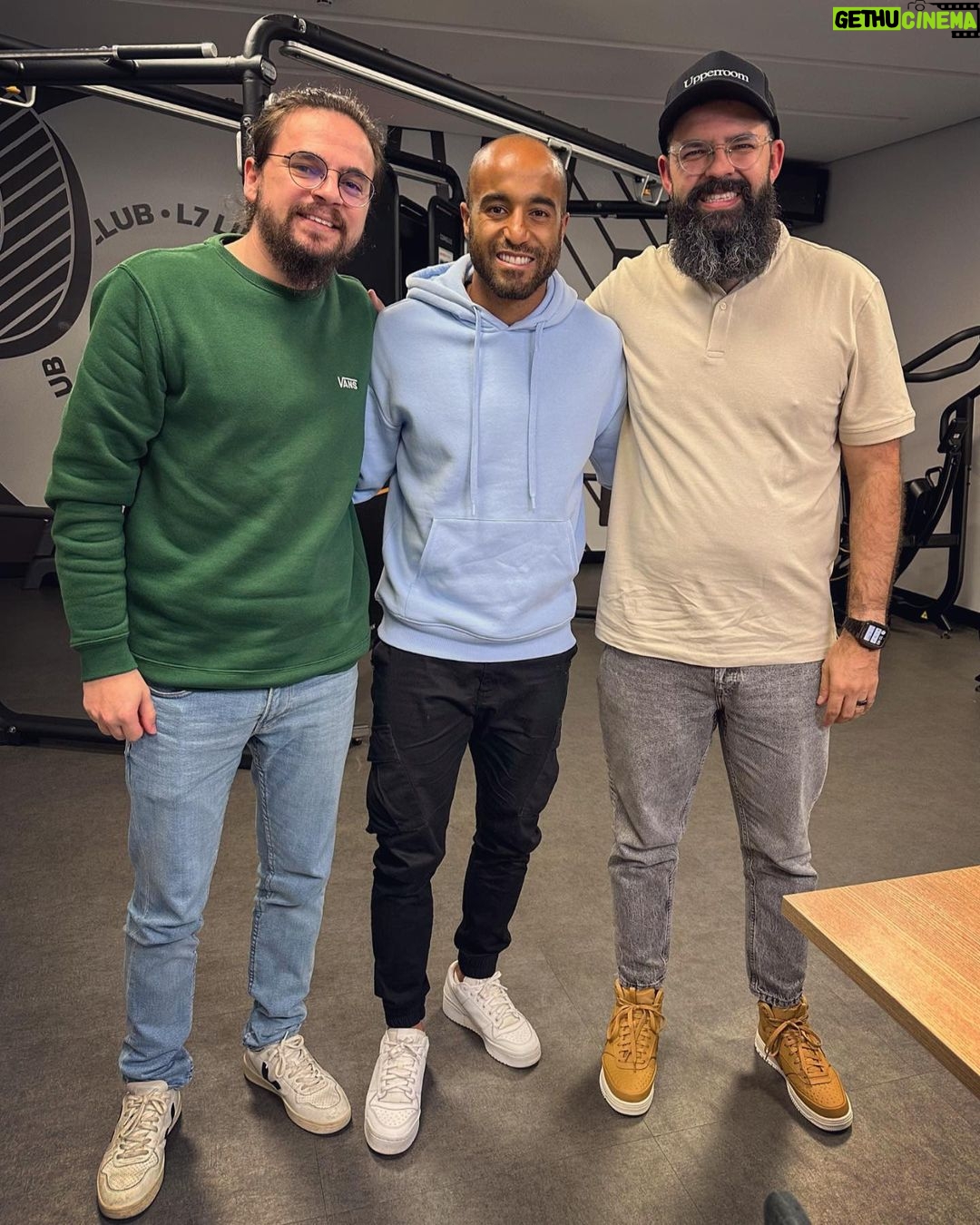Lucas Moura Instagram - Que prazer conhecê-los. Bate papo abençoado. Glória a DEUS pela vida de vocês! L7 LIFE CLUB