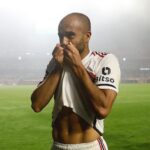 Lucas Moura Instagram - 🥺 @lucasmoura7: “É difícil encontrar palavras. Estou sonhando. Voltar para o clube que eu amo e viver um jogo como esse. A torcida merecia essa classificação”. #VamosSãoPaulo 🇾🇪 📸 Rubens Chiri e Nilton Fukuda / saopaulofc Estádio Cícero Pompeu de Toledo