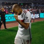 Lucas Moura Instagram - 🥺 @lucasmoura7: “É difícil encontrar palavras. Estou sonhando. Voltar para o clube que eu amo e viver um jogo como esse. A torcida merecia essa classificação”. #VamosSãoPaulo 🇾🇪 📸 Rubens Chiri e Nilton Fukuda / saopaulofc Estádio Cícero Pompeu de Toledo