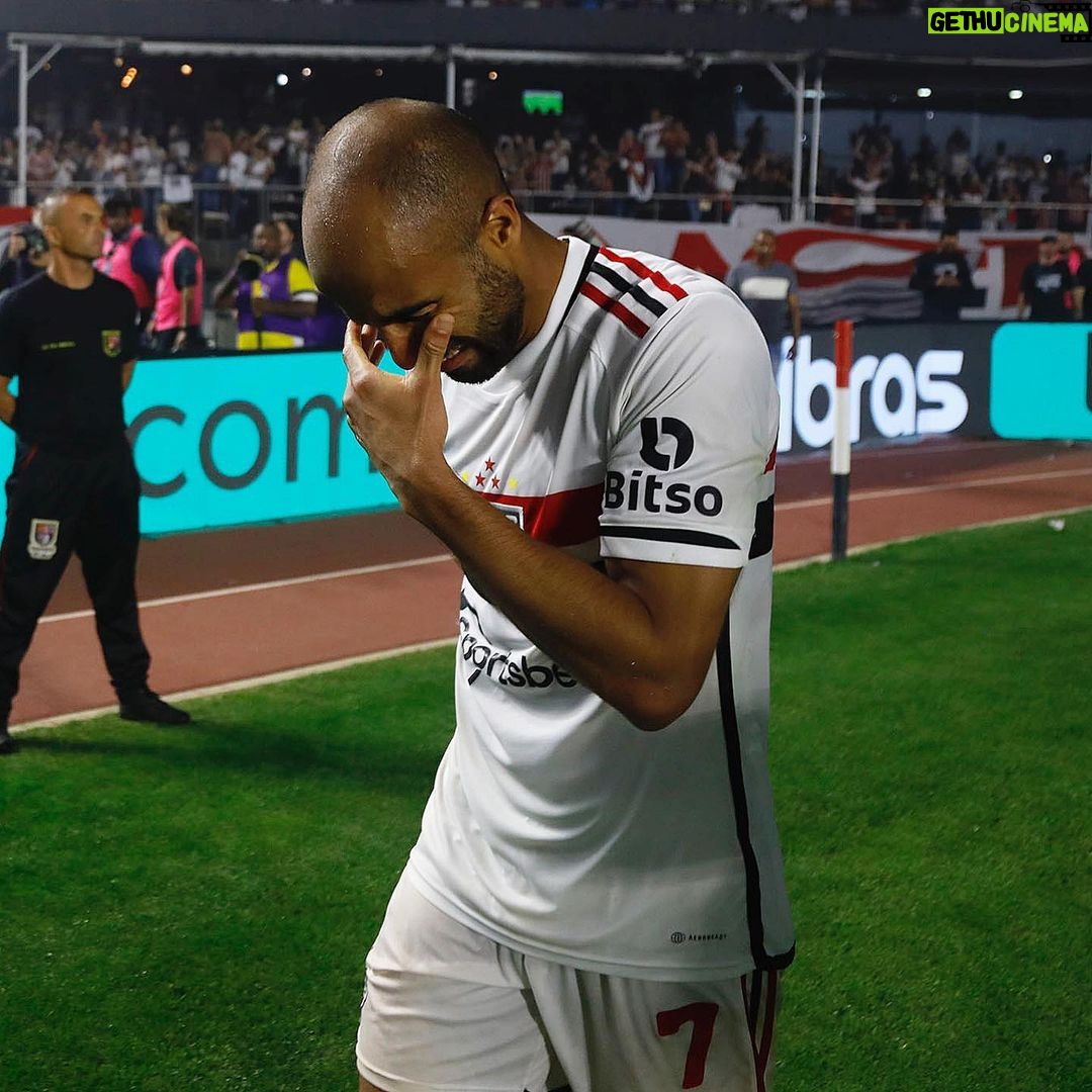 Lucas Moura Instagram - 🥺 @lucasmoura7: “É difícil encontrar palavras. Estou sonhando. Voltar para o clube que eu amo e viver um jogo como esse. A torcida merecia essa classificação”. #VamosSãoPaulo 🇾🇪 📸 Rubens Chiri e Nilton Fukuda / saopaulofc Estádio Cícero Pompeu de Toledo