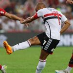 Lucas Moura Instagram - É o Lucas! 💥⚽️ Aniversário, Dia dos Pais e o primeiro gol dele em seu retorno ao Tricolor. E que golaço! #VamosSãoPaulo 🇾🇪 📸 Rubens Chiri / São Paulo FC Estadio Maracaná