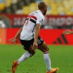 Lucas Moura Instagram - É o Lucas! 💥⚽️ Aniversário, Dia dos Pais e o primeiro gol dele em seu retorno ao Tricolor. E que golaço! #VamosSãoPaulo 🇾🇪 📸 Rubens Chiri / São Paulo FC Estadio Maracaná