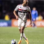 Lucas Moura Instagram - Obviamente não foi a reestreia que eu imaginei. Gostaríamos e lutamos muito para retribuir todo apoio da torcida que lotou o Morumbi mais uma vez. Confio muito no potencial e na dedicação do elenco e conto com o apoio e a força de vocês para alcançarmos os objetivos. Por fim gostaria de deixar registrado o quanto é especial vestir essa camisa e o quanto estou feliz em estar de volta. Te amo tricolor! Vamos todos juntos! 🙏🏽💪🏽 #obrigadoJESUS #avantetricolor Estádio do Morumbi