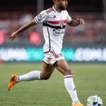 Lucas Moura Instagram - Obviamente não foi a reestreia que eu imaginei. Gostaríamos e lutamos muito para retribuir todo apoio da torcida que lotou o Morumbi mais uma vez. Confio muito no potencial e na dedicação do elenco e conto com o apoio e a força de vocês para alcançarmos os objetivos. Por fim gostaria de deixar registrado o quanto é especial vestir essa camisa e o quanto estou feliz em estar de volta. Te amo tricolor! Vamos todos juntos! 🙏🏽💪🏽 #obrigadoJESUS #avantetricolor Estádio do Morumbi