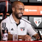 Lucas Moura Instagram - São Paulo é sentimento! 🔴⚪️⚫️ #avantetricolor #voltei #spfc #alegria CT - Barra Funda (SPFC)