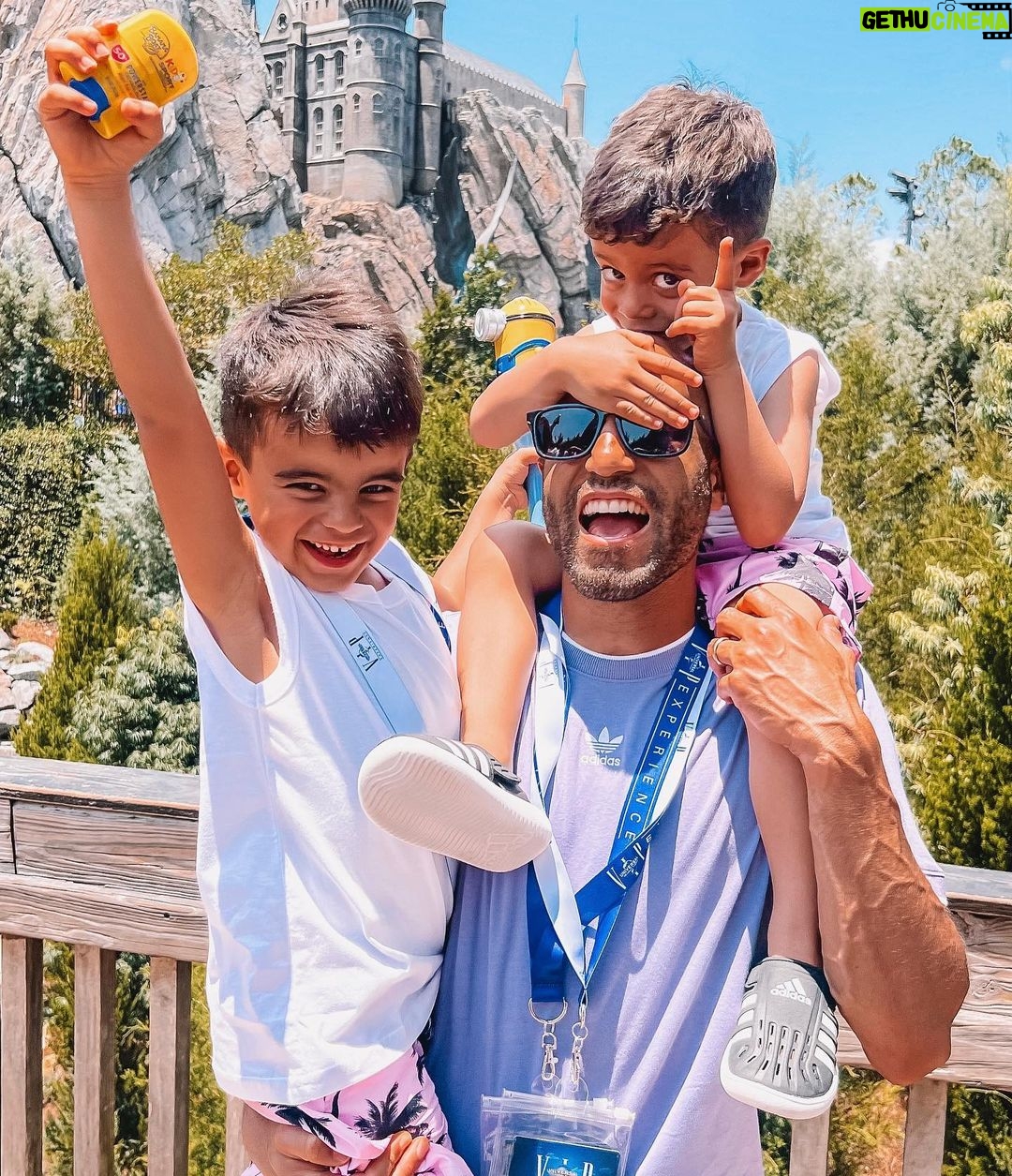 Lucas Moura Instagram - Universal Studios day 🎢😁☀️#yesterday #ferias #EUA #parque @universaldestinationsbrasil Universal Studios Florida