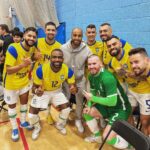 Lucas Moura Instagram - Prazer enorme em acompanhar de perto nossa seleção de futsal. Uma modalidade que sou apaixonado, que fez parte da minha formação, me ajudou e me ajuda muito na minha carreira. Estarei sempre na torcida por esse esporte. Obrigado pelo carinho rapaziada, vocês são monstros! 🇧🇷 #futsal #futeboldesalão #seleçãobrasileira #craques #amistoso #Londres