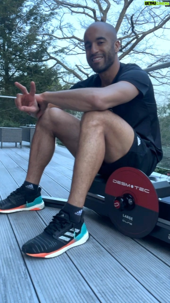 Lucas Moura Instagram - 🏋🏽💪🏽 @desmotec_official #dEvo #desmotec 🎥 @viniciuscesconetto