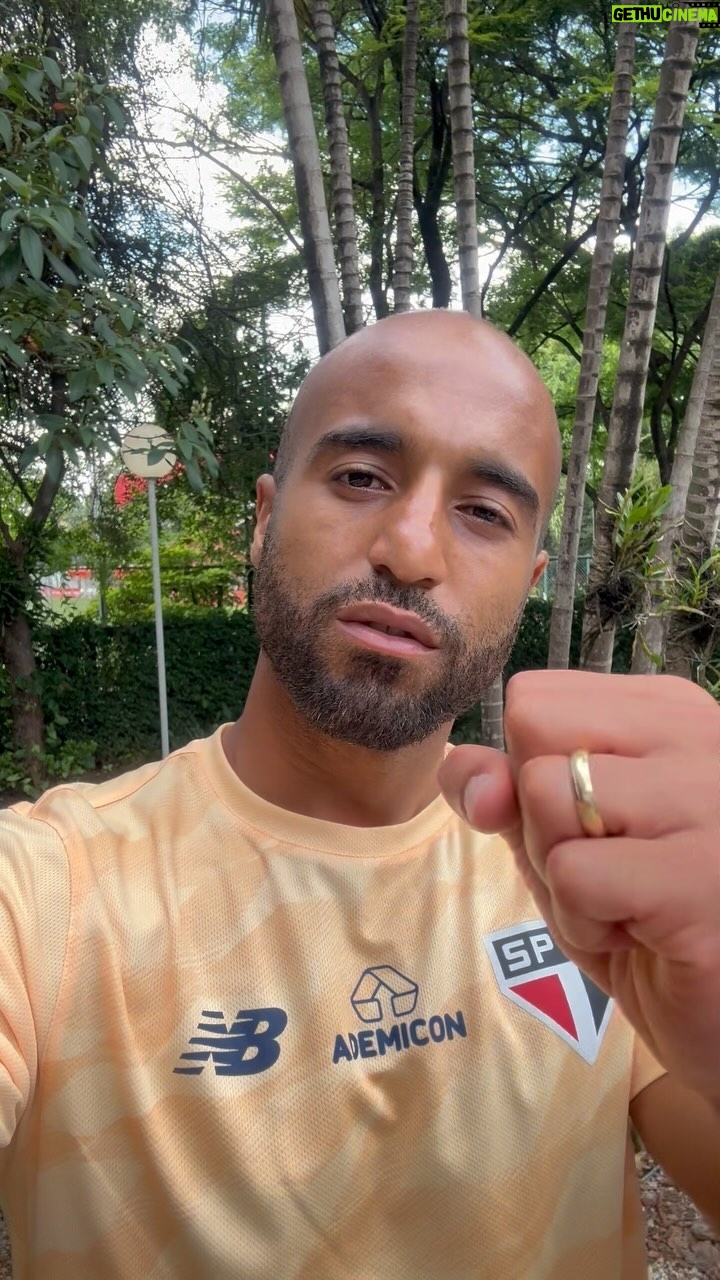 Lucas Moura Instagram - 🗣️ Tem recado do @lucasmoura7: Encontro marcado no MorumBIS, sábado (20), às 20h, contra o Santo André, pela estreia no Paulistão! Já são mais de 2️⃣5️⃣ mil ingressos vendidos. Garanta o seu em: https://spfcticket.net (link nos stories) #VemProMorumBIS #VamosSãoPaulo 🇾🇪