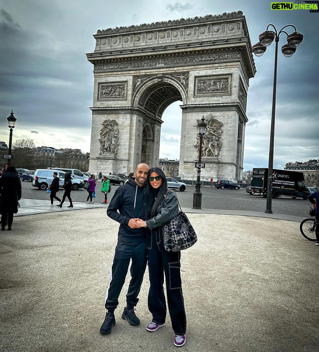 Lucas Moura Instagram - TE AMO! ❤️ Arc de Triomphe