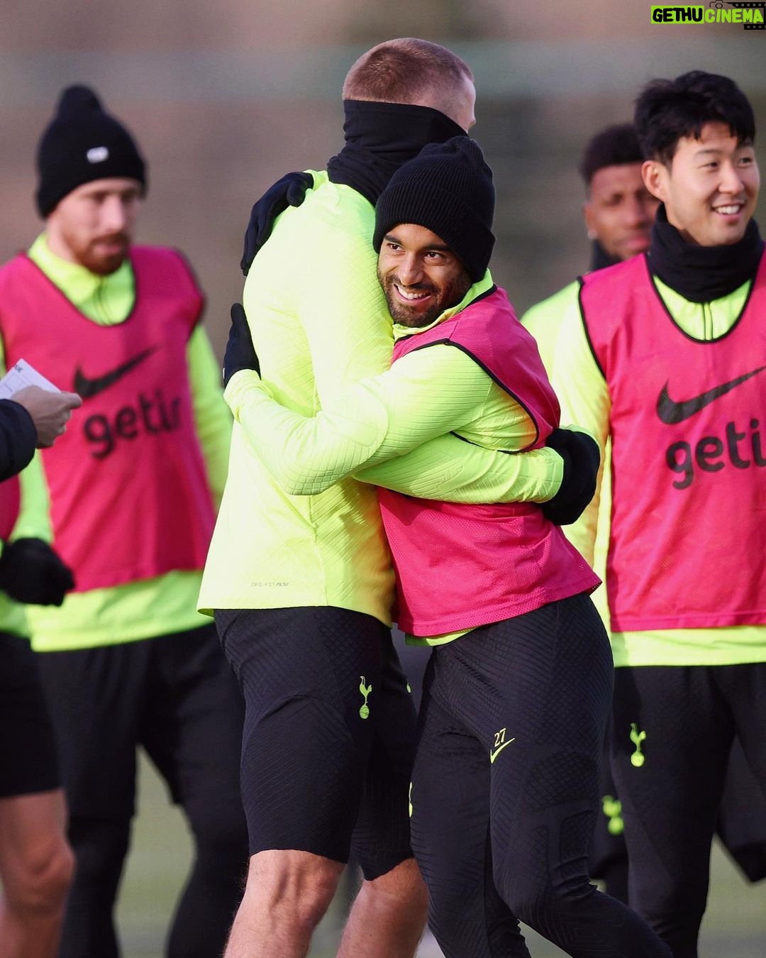 Lucas Moura Instagram - Very good feeling to be back with the team. Thanks God, glory to You always! And a big thanks for all the staff involved. Let’s go! 💪🏽 #COYS #COYS #COYS
