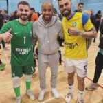 Lucas Moura Instagram - Prazer enorme em acompanhar de perto nossa seleção de futsal. Uma modalidade que sou apaixonado, que fez parte da minha formação, me ajudou e me ajuda muito na minha carreira. Estarei sempre na torcida por esse esporte. Obrigado pelo carinho rapaziada, vocês são monstros! 🇧🇷 #futsal #futeboldesalão #seleçãobrasileira #craques #amistoso #Londres