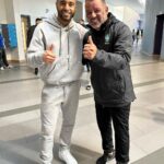 Lucas Moura Instagram - Prazer enorme em acompanhar de perto nossa seleção de futsal. Uma modalidade que sou apaixonado, que fez parte da minha formação, me ajudou e me ajuda muito na minha carreira. Estarei sempre na torcida por esse esporte. Obrigado pelo carinho rapaziada, vocês são monstros! 🇧🇷 #futsal #futeboldesalão #seleçãobrasileira #craques #amistoso #Londres