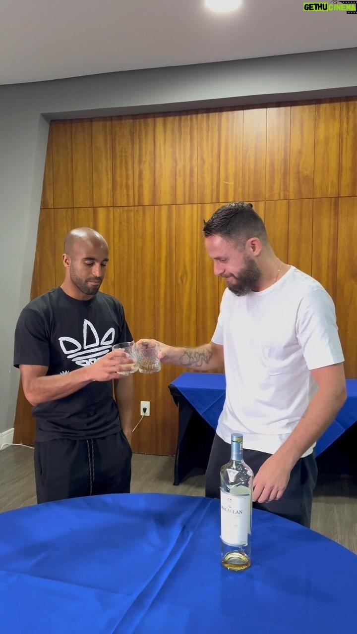 Lucas Moura Instagram - Eu tô subindo demais esse sarrafo. Ah, lave sua taça 🏆🥃 @lucasmoura7 vc é brabo Sorocaba, Brazil