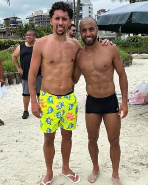 Lucas Moura Instagram - Surpresa maravilhosa te encontrar meu irmão. Estava com saudades. ☀️ 🏖️ #férias
