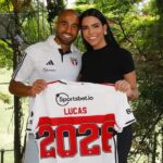 Lucas Moura Instagram - Dia muito especial, que alegria! Glória a DEUS! Amo esse clube e amo estar aqui, não poderia ficar apenas 4 meses. Obrigado, meu amor, por viver comigo esse sonho e esse amor pelo SPFC, você é fundamental pra mim. Obrigado a todos os envolvidos. Animado e ansioso demais pra dar continuidade a essa linda história. Que JESUS abençoe esse novo ciclo! SÃO PAULO É SENTIMENTO! ❤️🤍🖤 #ObrigadoJESUS #eufico CT - Barra Funda (SPFC)