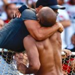 Lucas Moura Instagram - 🥹❤️ A emoção de fazer o gol da vitória e poder comemorar com o pai na arquibancada! #VamosSãoPaulo 🇾🇪 📸 Rubens Chiri / São Paulo FC