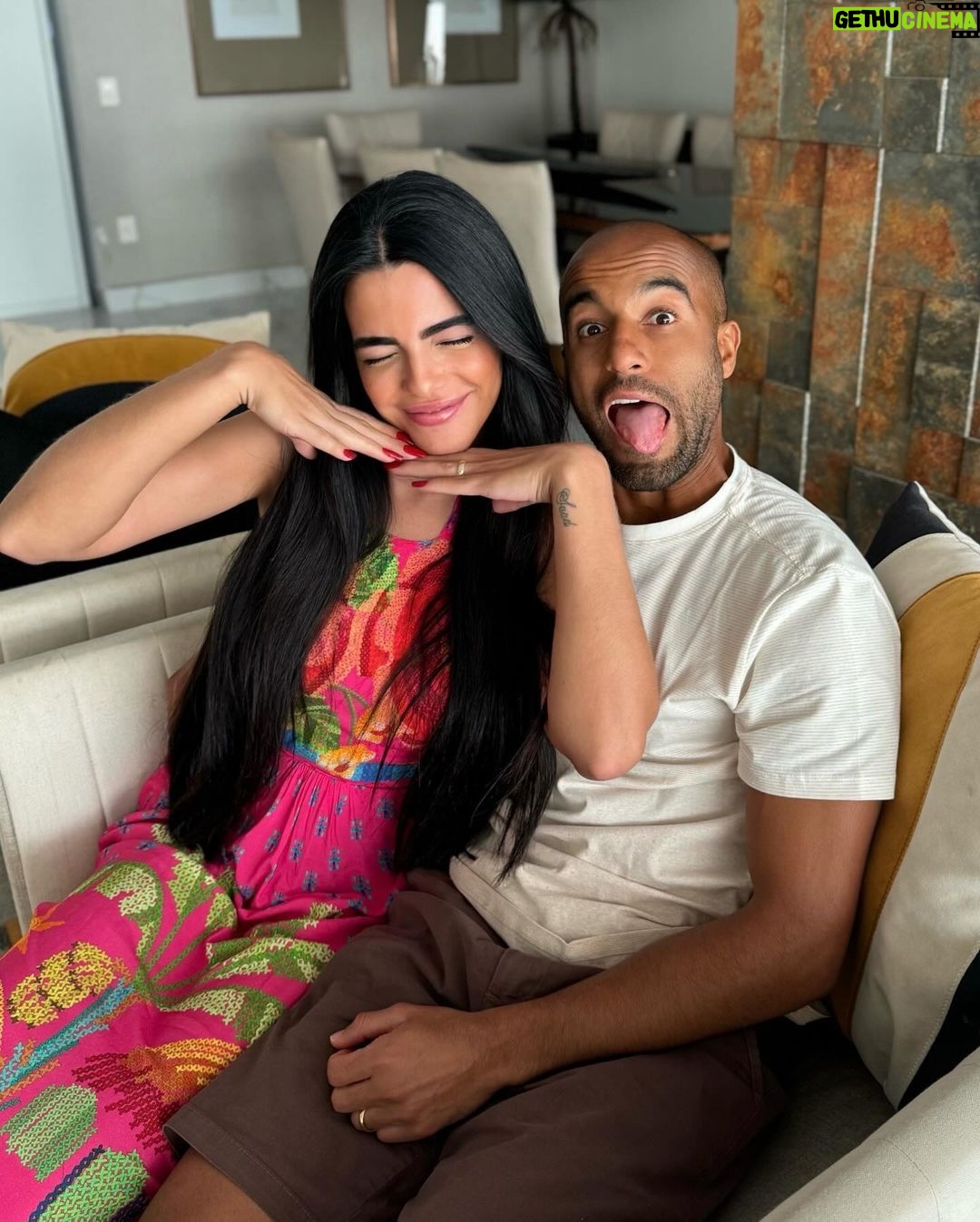 Lucas Moura Instagram - 9 anos que sou o homem mais feliz e realizado do mundo! Que JESUS nos conserve desse nosso jeito 😍. EU TE AMO! #9anosjuntos