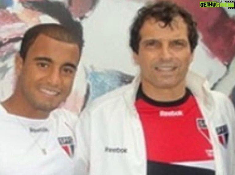 Lucas Moura Instagram - E a resenha continua 🤣. Miltão, você é lenda! E vamos juntos pra mais um ciclo. 💪🏽🇾🇪 #MiltonCruz
