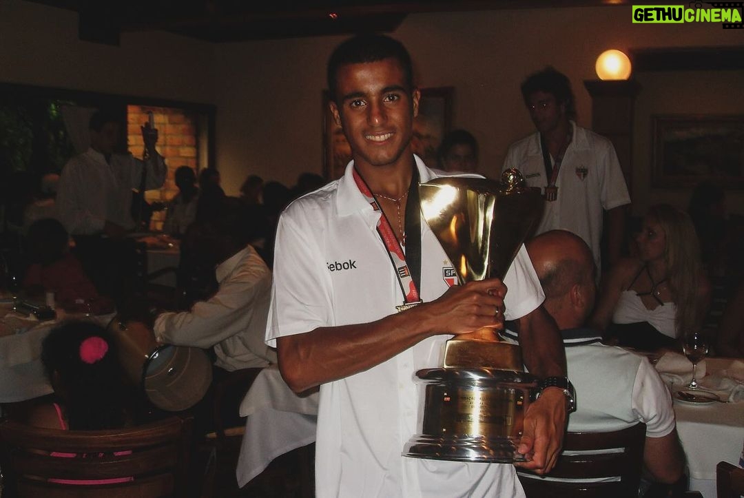 Lucas Moura Instagram - #TBT #Copinha2010 #Jaguariuna #SPFC #Campeão