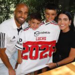 Lucas Moura Instagram - 😂 O Pedro e o Miguel também querem ficar até 2️⃣0️⃣2️⃣6️⃣ #RespondeAosCorações ❤️🤍🖤 #VamosSãoPaulo 🇾🇪 📸 Rubens Chiri / saopaulofc CT - Barra Funda (SPFC)