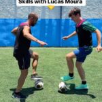 Lucas Moura Instagram - Balling with @lucasmoura7 🤩 His skills are next level! A pleasure to share the field with him, I have been a big fan of his skills ever since he was first at São Paulo! We had a great day with @playhigherbrazil , where Lucas Surprised all of the kids and we played some Matches! More footage to follow! #streetpanna #lucas #moura #football #soccer #futbol #street #panna #skills #tottenham #psg #spurs #saopaulo #tricks #freestyle #footwork #fast São Paulo, Brazil