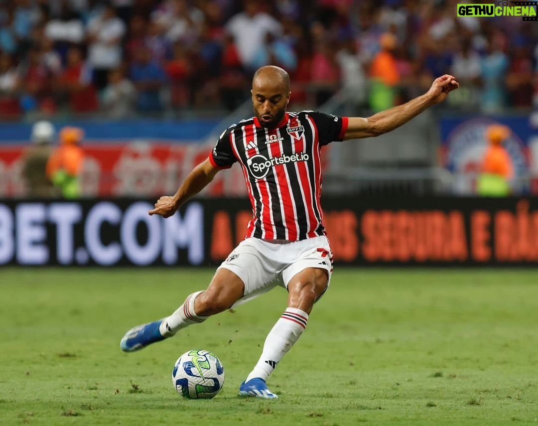 Lucas Moura Instagram - 🔴⚪️⚫️ #ObrigadoJESUS