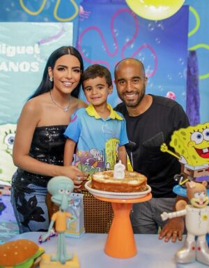 Lucas Moura Instagram - Não reparou ainda? Passe pro lado. Obrigado pelo pix galera 🤣. @seficarputoepior