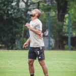 Lucas Moura Instagram - ⚽️ Inseparáveis. #RespondeAoCoração #MadeInCotia #VamosSãoPaulo 🇾🇪 CT - Barra Funda (SPFC)