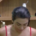 Lucas Santos Instagram - Ontem 15/10, a Record levou ao ar uma edição cortada e sem áudio, friamente calculada e manipulada. Com tamanha proporção, colocamos o vídeo completo e o mesmo com zoom para que analisem adequadamente. Lucas estava dormindo no quarto ao lado da cama do Vini, ele foi acordado pelo ronco do amigo, e resolveu sinaliza-lo sobre isso (algo já comentado na sede entre ambos). Lucas nem abre os olhos, reparem bem no vídeo com zoom. Lamentamos tamanha falta de respeito e responsabilidade da Rede Record. Nossos amigos ADM’s, também se pronunciaram sobre. @vinibuttel @petalagb Lucas merece respeito.