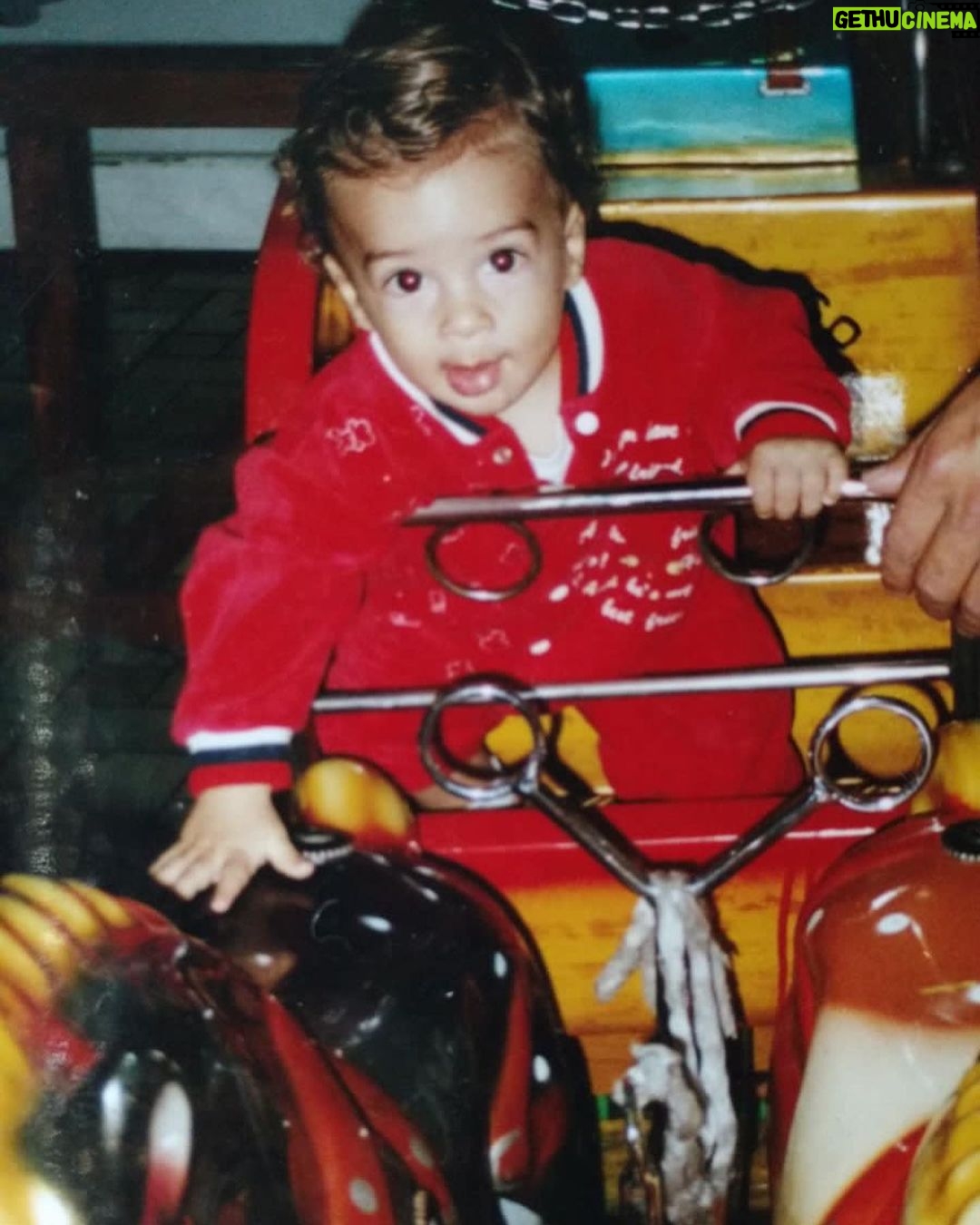 Lucas Santos Instagram - Hoje é o dia das crianças, e nós trouxemos o Little Luquinhas para desejar um feliz dia a todas as crianças, repleto de muito amor e brincadeiras! Celebrar a infância é também reviver seus melhores momentos. ❤ #DiadasCrianças #TeamLucas #afazenda