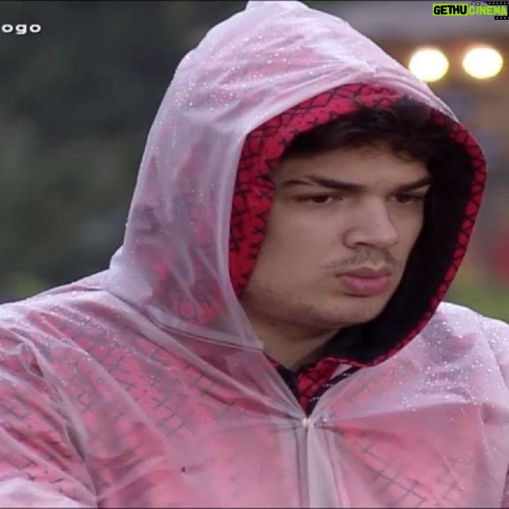 Lucas Santos Instagram - Já imaginou estar sendo atacado duramente por algo que NÃO fez e nem saber o que está rolando para conseguir se defender? É isso que o Lucas está enfrentando nos últimos dias. Recentemente, nosso menino vem sendo alvo de inúmeros ataques infundados, baseados em vídeos cortados que distorcem uma brincadeira de “mau gosto” feita pelo peão durante o trato dos animais. E nós, #TeamLucas, não podemos nos calar diante de tamanha injustiça! Como mostrado na íntegra durante a edição da última segunda (27), NÃO HOUVE MAUS-TRATOS, houve sim uma brincadeira de mau tom que jamais passaria disso, uma brincadeira. Quem conhece a essência do Lucas sabe que ele jamais causaria algum dano a qualquer ser, principalmente aos animaizinhos. Sabemos que essa série de ataques vão causar indignação e tristeza a ele quando deixar o reality, e por isso, estamos tomando todas as medidas necessárias para a responsabilização dos ataques mentirosos. Atenciosamente, Equipe Lucas. 🚀 #NãoHouveMausTratos #JustiçaPeloLucas #LucasNaAFazenda14 #PronunciamentoOficial #EquipeLucas #TeamLucas #Foguetinhos