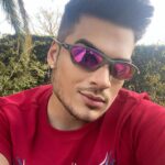 Lucas Santos Instagram - na dúvida postei as duas mesmo hahaha, qual vc gostou mais 1 ou 2 ? 😎👀