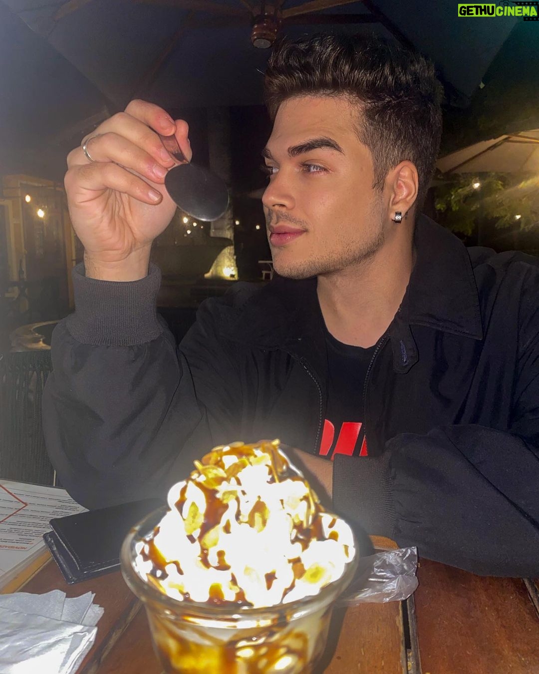 Lucas Santos Instagram - vai um docinho ai? 👀 São Paulo, Brazil