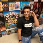 Lucas Santos Instagram - E nesse mês de maio completa 10 anos da existência da novela que MUDOU minha vida e a de milhares de pessoas que nos acompanharam. A novela que LITERALMENTE uniu a família brasileira. Que trajetória linda e que coisa incrível, olhar para o passado e saber que pude participar de algo que realmente fez a diferença na vida de várias pessoas e as ensinou sobre coisas boas da vida. Hoje, nestes 10 anos de Carrossel, sigo com um sorriso largo no rosto e com aquela sensação de dever cumprido e pronto para os próximos trabalhos. O vilão Paulo Guerra foi e sempre será eternizado dentro de mim, e ter tido a possibilidade de dar a vida a ele, foi uma grande honra que levarei pro resto da vida. Obrigado a você, fã de Carrossel, que nos acompanha diariamente dando todo apoio e incentivo necessário. Isso é e sempre será para vocês. 🎠❤️